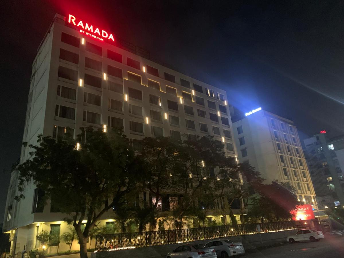 Hotel Ramada By Wyndham Jaipur North Exterior foto
